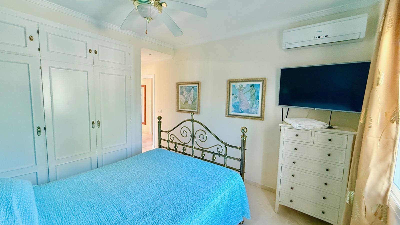 4 bedroom Villa for sale in Chiclana de la Frontera with pool garage - € 525,000 (Ref: 9523277)