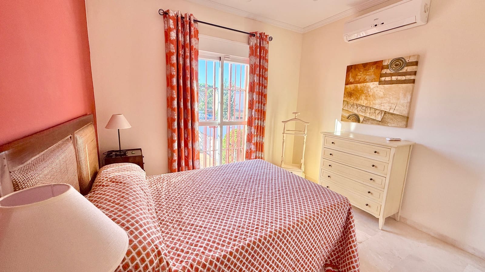 4 bedroom Villa for sale in Chiclana de la Frontera with pool garage - € 525,000 (Ref: 9523277)