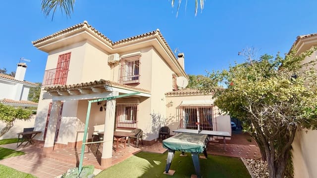 4 bedroom Villa for sale in Chiclana de la Frontera with pool garage - € 525,000 (Ref: 9523277)