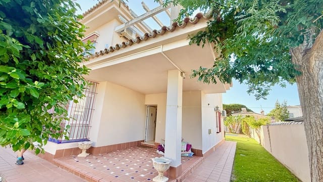 4 bedroom Villa for sale in Chiclana de la Frontera with pool garage - € 525,000 (Ref: 9523277)