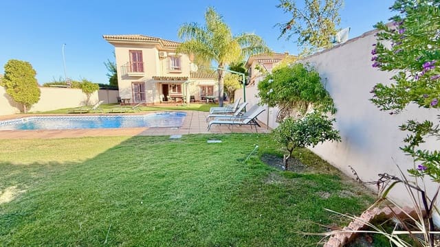 4 bedroom Villa for sale in Chiclana de la Frontera with pool garage - € 525,000 (Ref: 9523277)