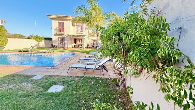 4 bedroom Villa for sale in Chiclana de la Frontera with pool garage - € 525,000 (Ref: 9523277)