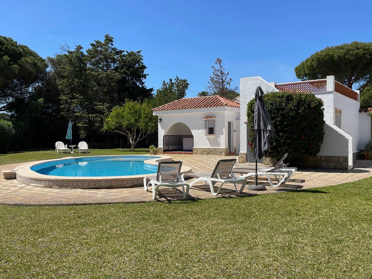 3 chambre Villa/Maison à vendre à Chiclana de la Frontera avec piscine garage - 639 000 € (Ref: 9590335)