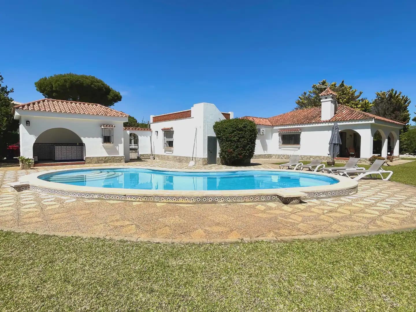 3 chambre Villa/Maison à vendre à Chiclana de la Frontera avec piscine garage - 639 000 € (Ref: 9590335)