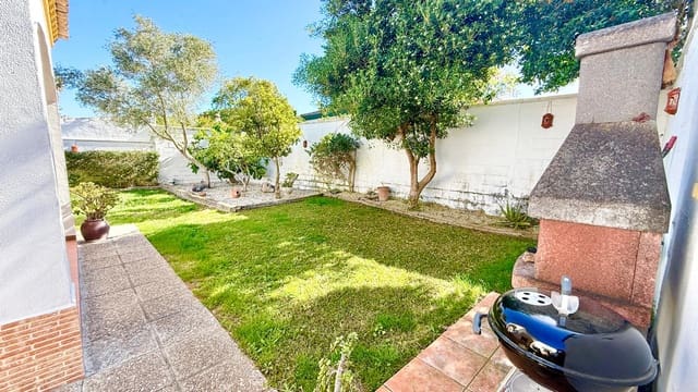 4 soveværelse Villa til salg i Chiclana de la Frontera med swimmingpool garage - € 375.000 (Ref: 9819652)