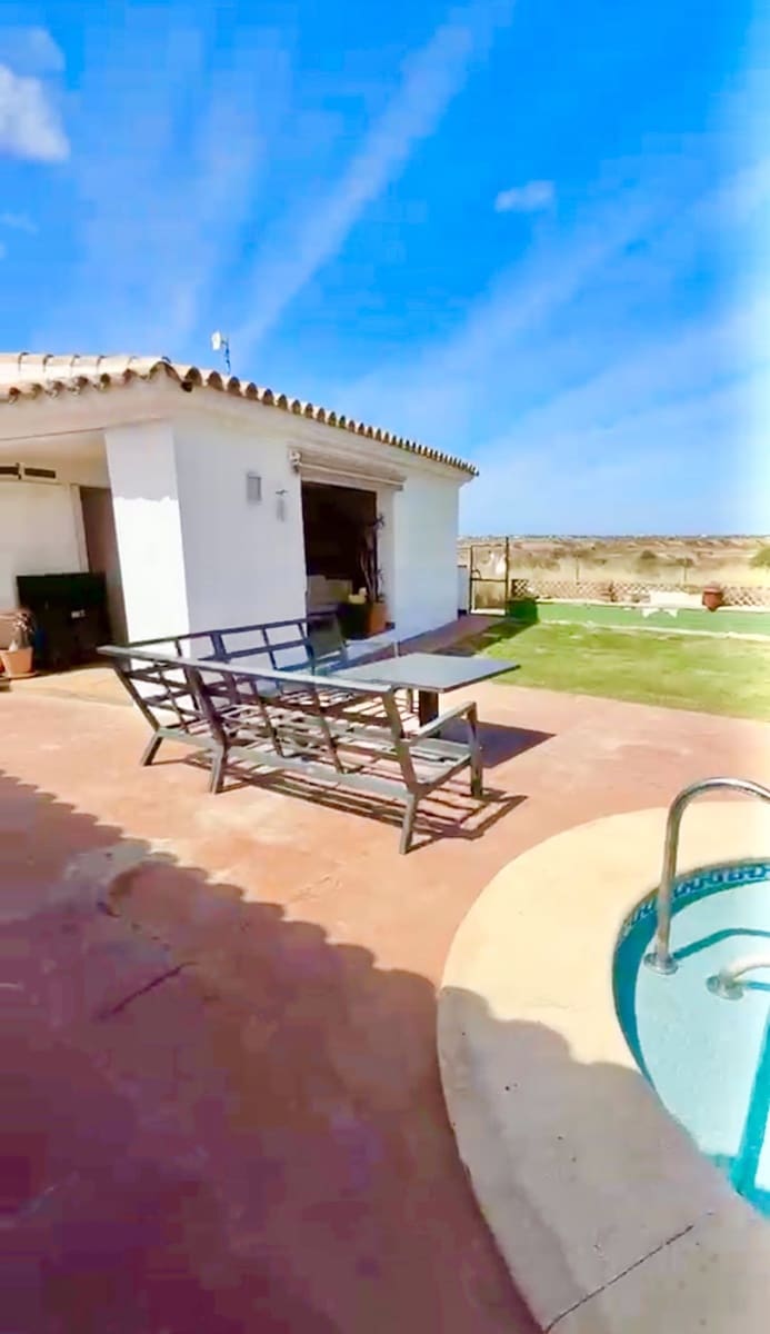 5 soverom Villa til salgs i Chiclana de la Frontera med svømmebasseng - € 790 000 (Ref: 9977678)