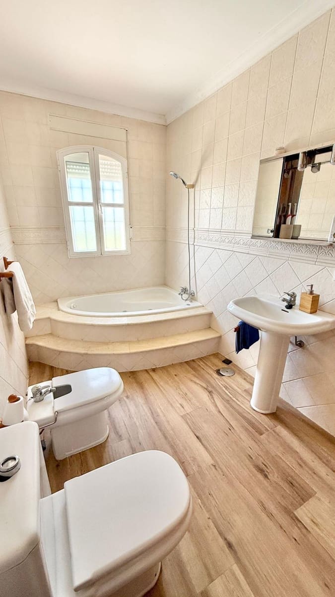 5 soverom Villa til salgs i Chiclana de la Frontera med svømmebasseng - € 790 000 (Ref: 9977678)
