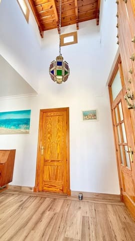 5 soverom Villa til salgs i Chiclana de la Frontera med svømmebasseng - € 790 000 (Ref: 9977678)