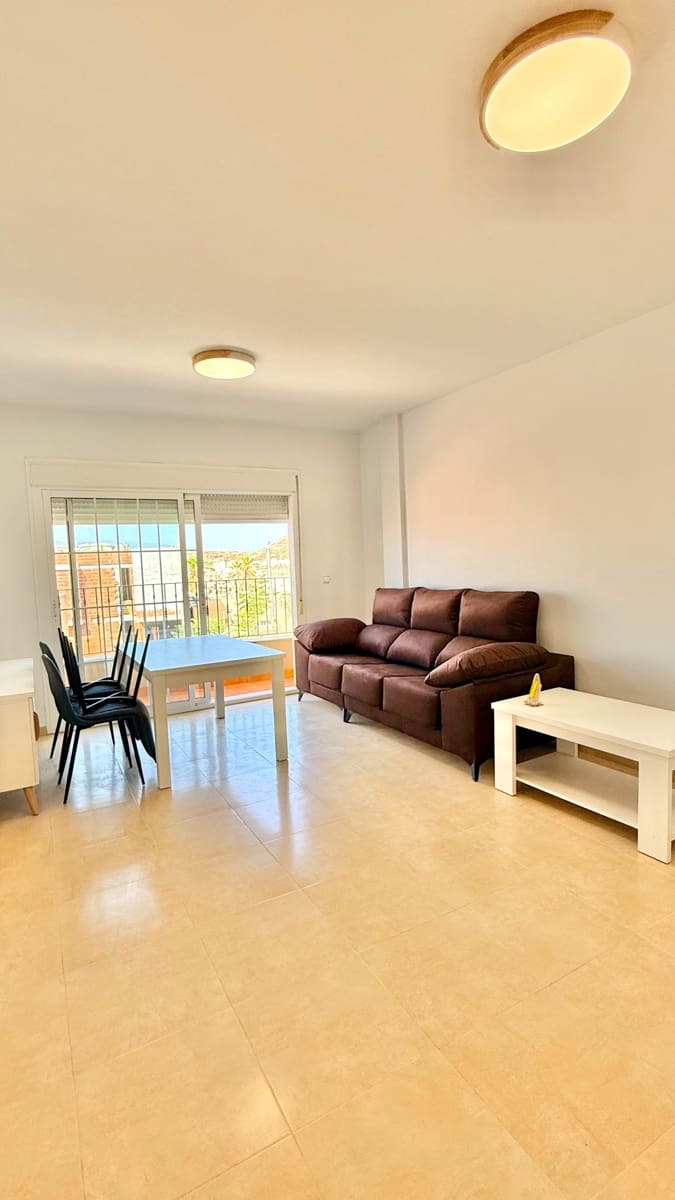 2 slaapkamer Flat te huur in Albox - € 650 (Ref: 10015098)
