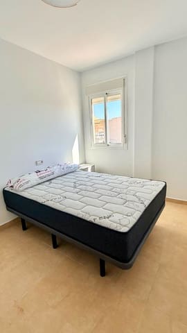 2 slaapkamer Flat te huur in Albox - € 650 (Ref: 10015098)