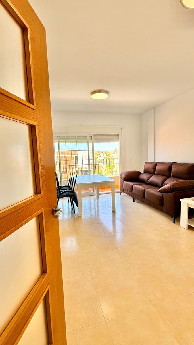 2 slaapkamer Flat te huur in Albox - € 650 (Ref: 10015098)