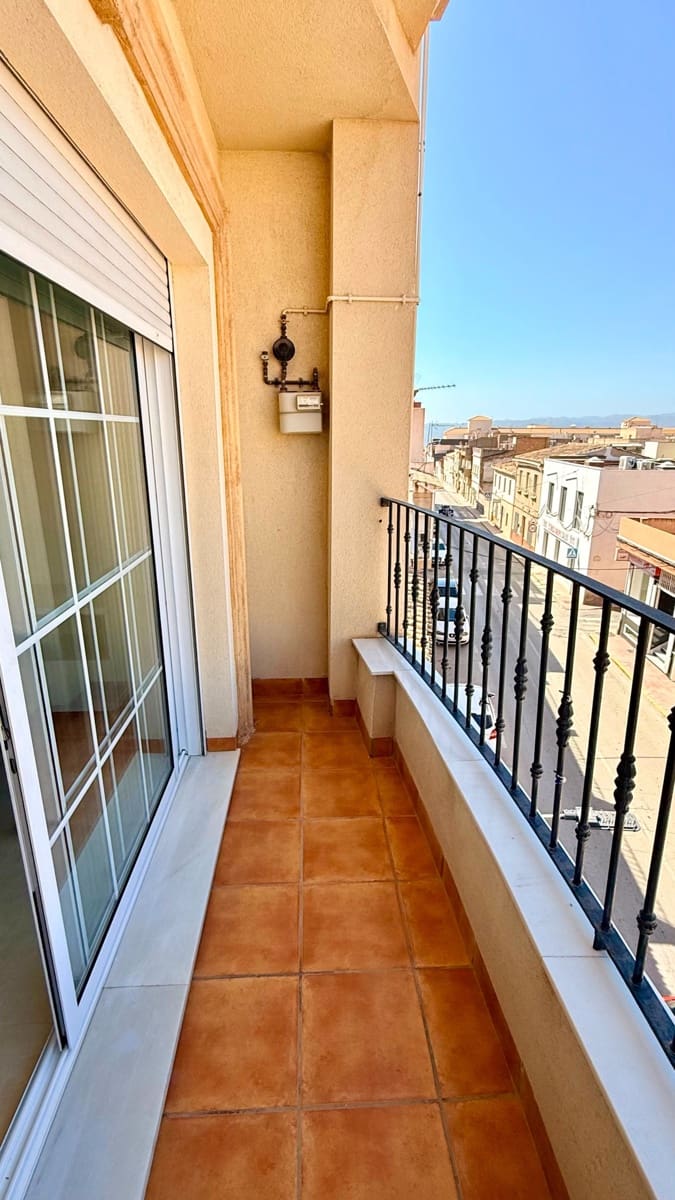 2 slaapkamer Flat te huur in Albox - € 650 (Ref: 10015098)