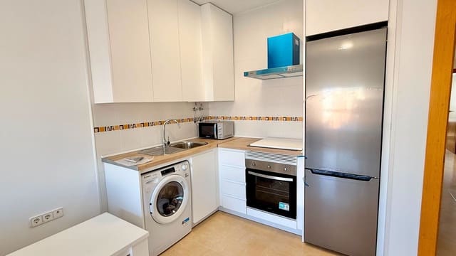 2 slaapkamer Flat te huur in Albox - € 650 (Ref: 10015098)