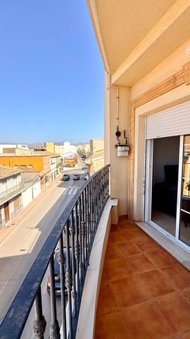 2 slaapkamer Flat te huur in Albox - € 650 (Ref: 10015099)