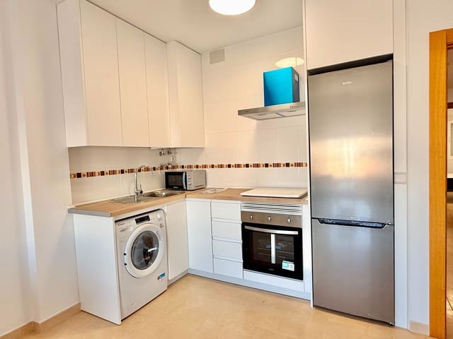 2 slaapkamer Flat te huur in Albox - € 650 (Ref: 10015099)