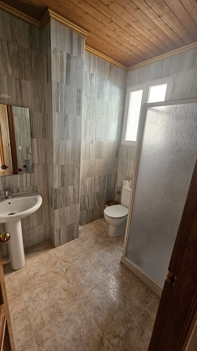 Piso de 3 habitaciones en Fines en alquiler - 550 € (Ref: 10048825)