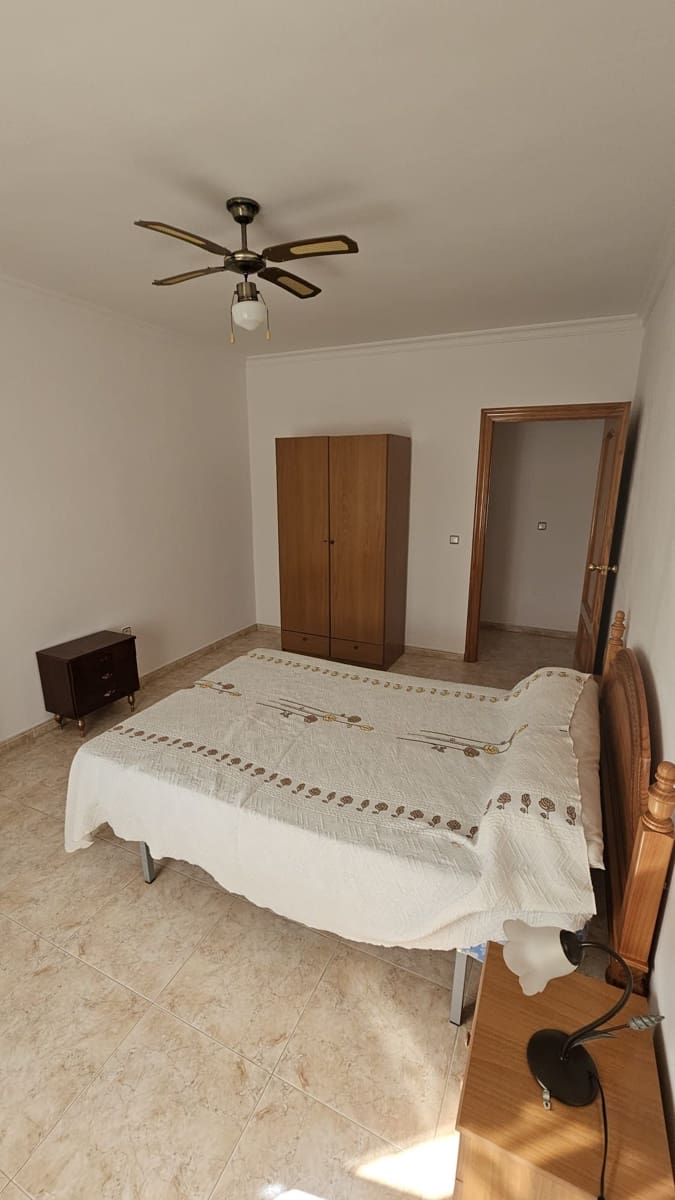 Piso de 3 habitaciones en Fines en alquiler - 550 € (Ref: 10048825)