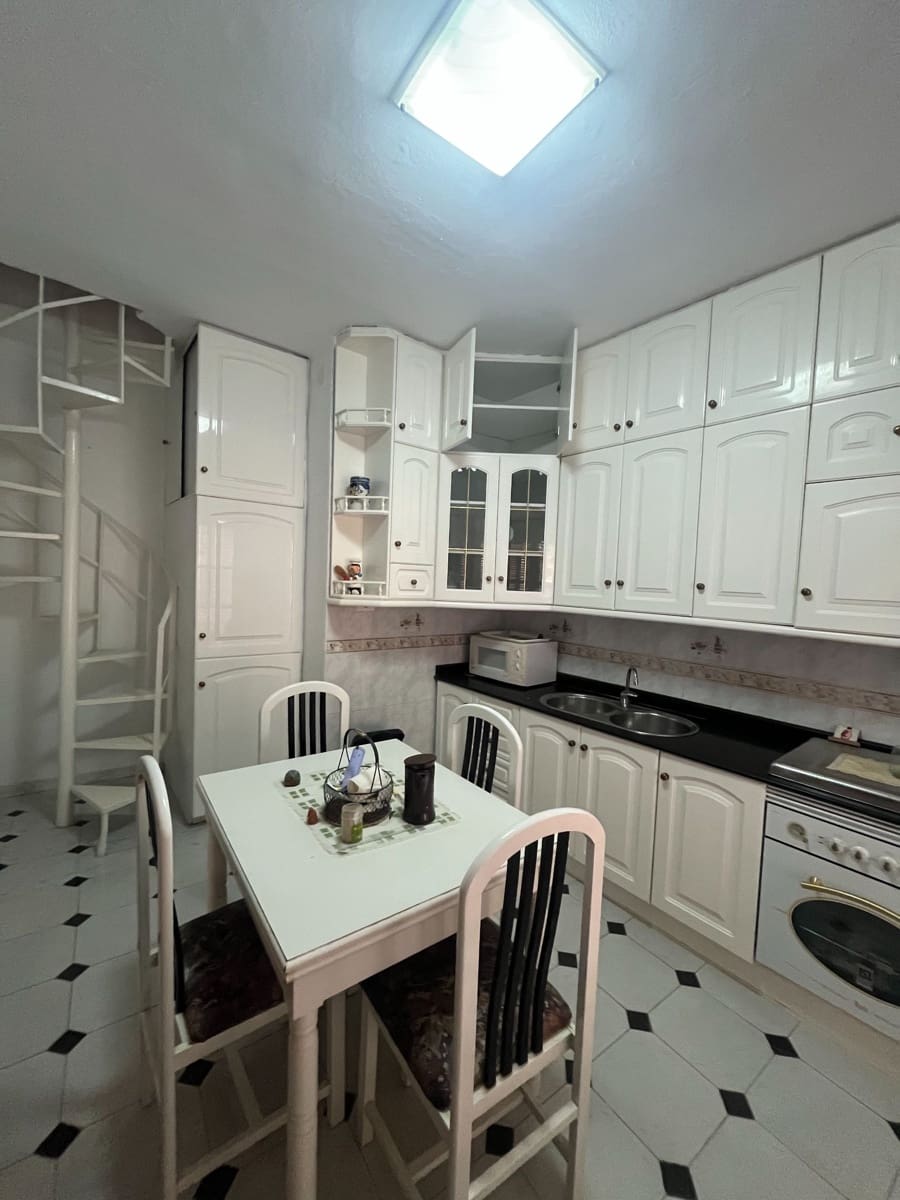 4 slaapkamer Flat te koop in Albox - € 75.000 (Ref: 10075376)