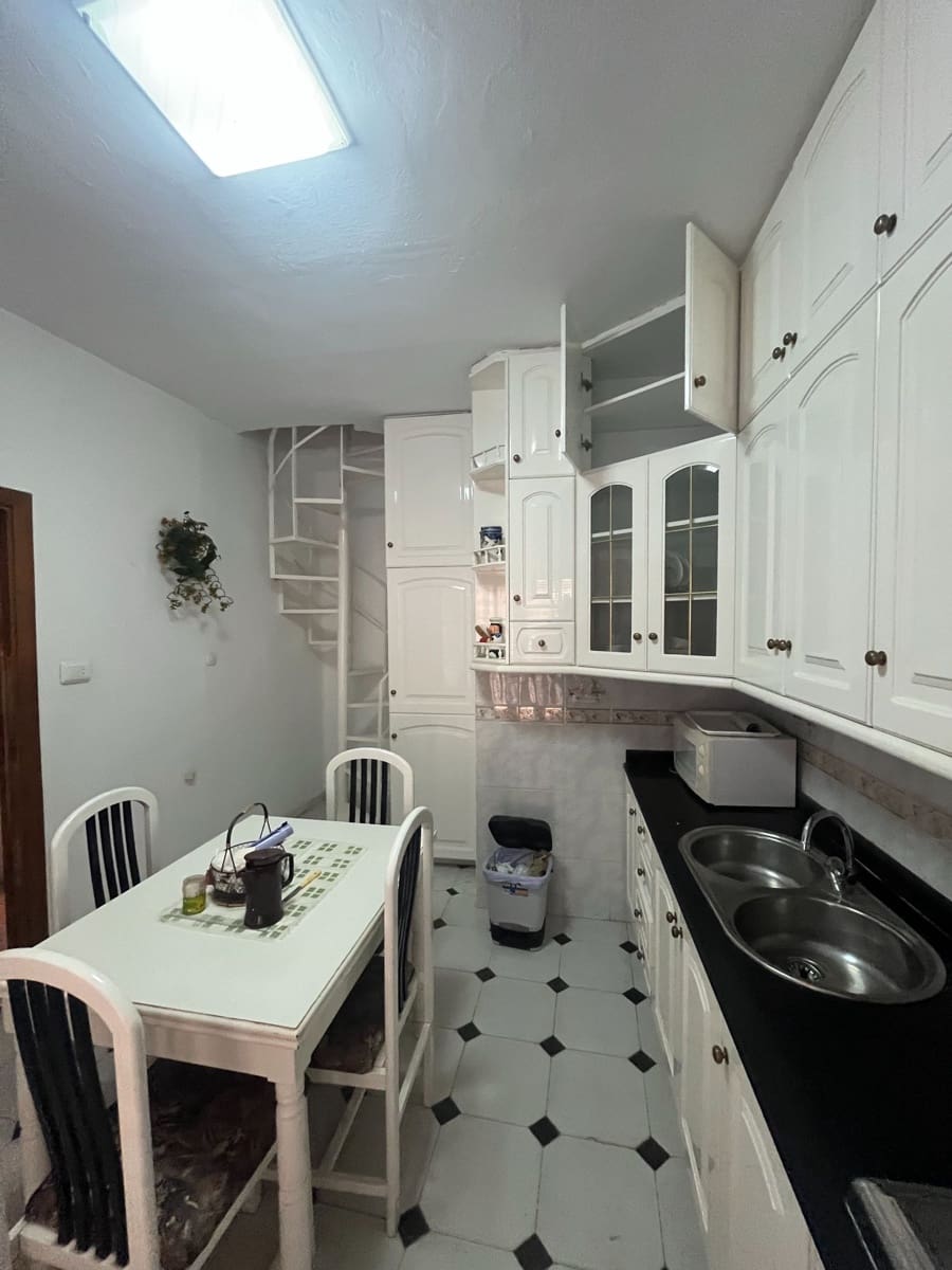 4 slaapkamer Flat te koop in Albox - € 75.000 (Ref: 10075376)