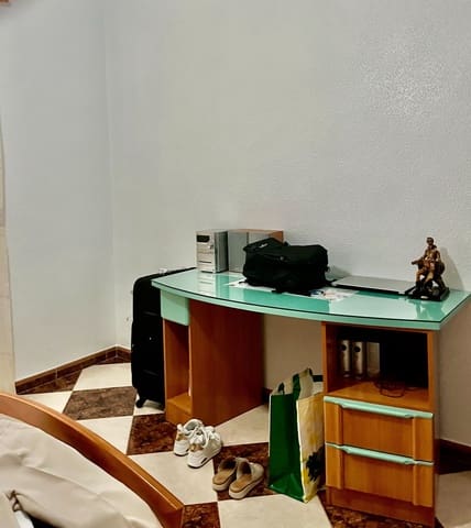 4 slaapkamer Flat te huur in Albox - € 700 (Ref: 10108953)