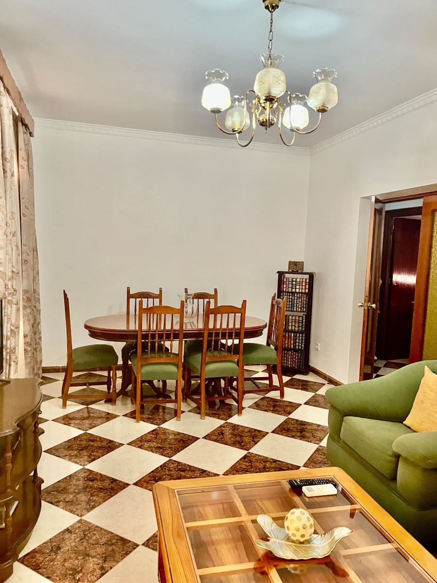 4 bedroom Flat for rent in Albox - € 700 (Ref: 10108953)