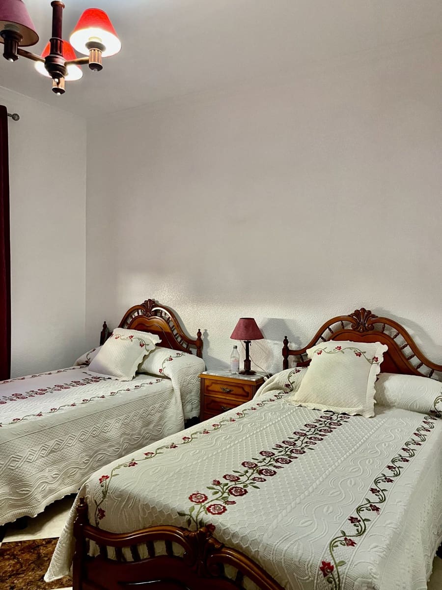 4 bedroom Flat for rent in Albox - € 700 (Ref: 10108953)