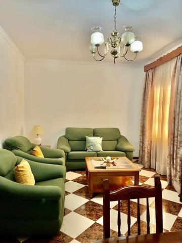 4 slaapkamer Flat te huur in Albox - € 700 (Ref: 10108953)