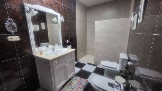 Apartamento de 2 habitaciones en Albox en alquiler - 600 € (Ref: 10108954)