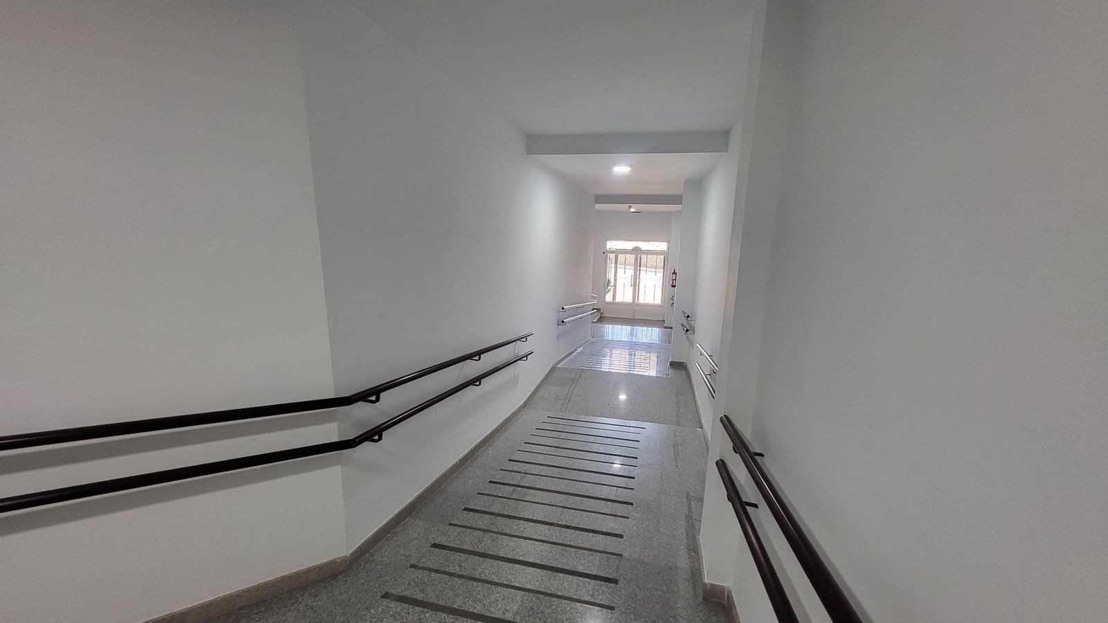 2 bedroom Flat for rent in Albox with garage - € 500 (Ref: 10108955)