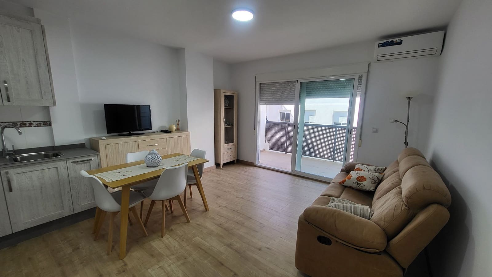 2 bedroom Flat for rent in Albox with garage - € 500 (Ref: 10108955)