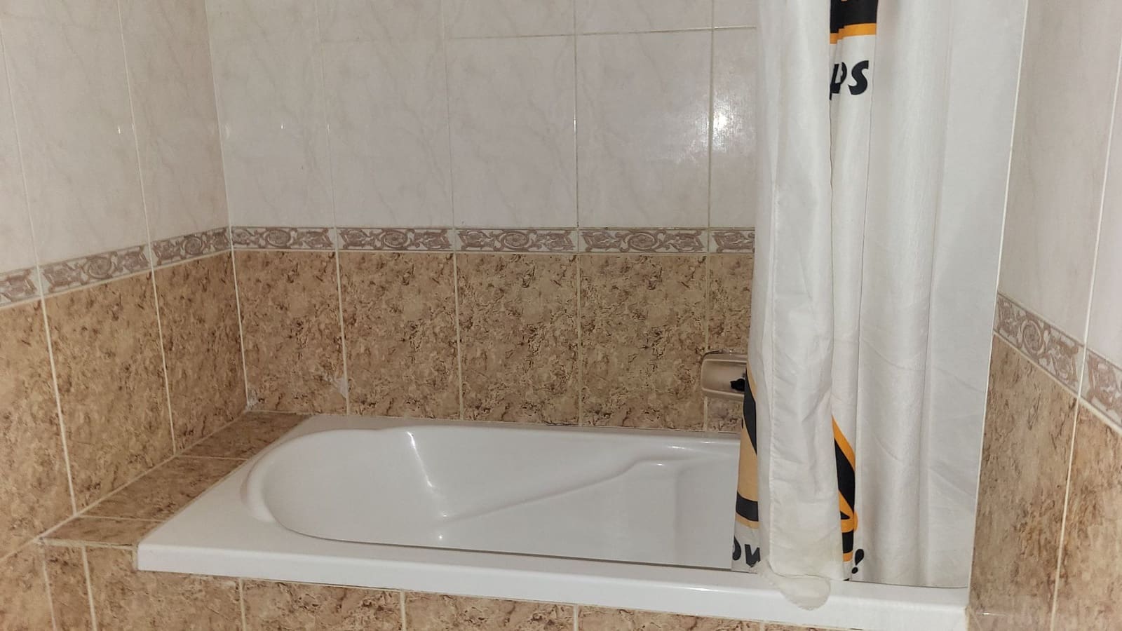 Appartement de 4 chambres à louer à Albox - 550 € (Ref: 10115406)