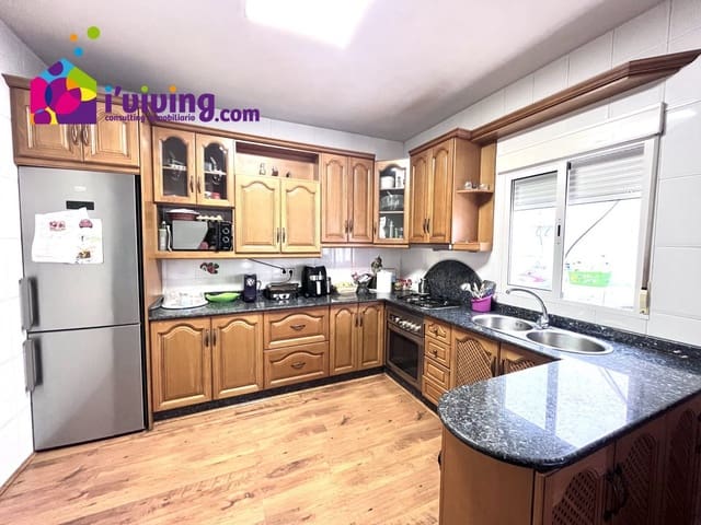 Chalet de 8 habitaciones en Albox en venta - 165.000 € (Ref: 7202329)