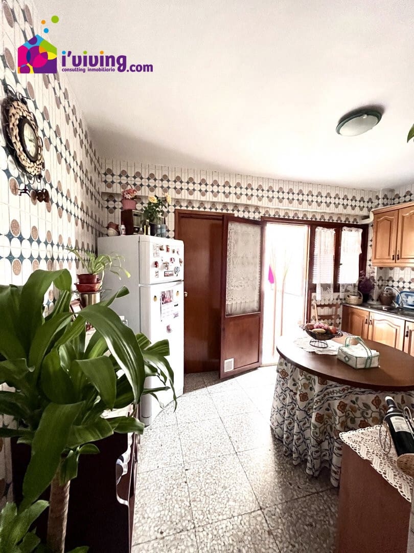 4 bedroom Flat for sale in Albox - € 115,000 (Ref: 7232305)