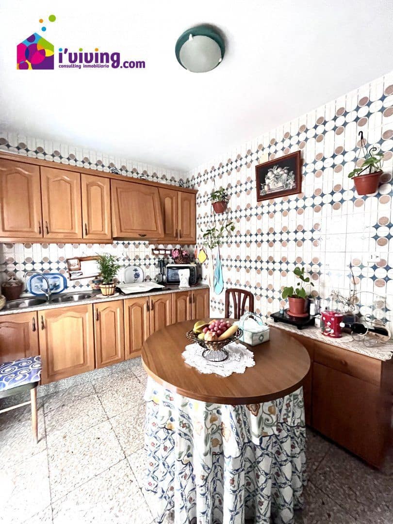 4 bedroom Flat for sale in Albox - € 115,000 (Ref: 7232305)