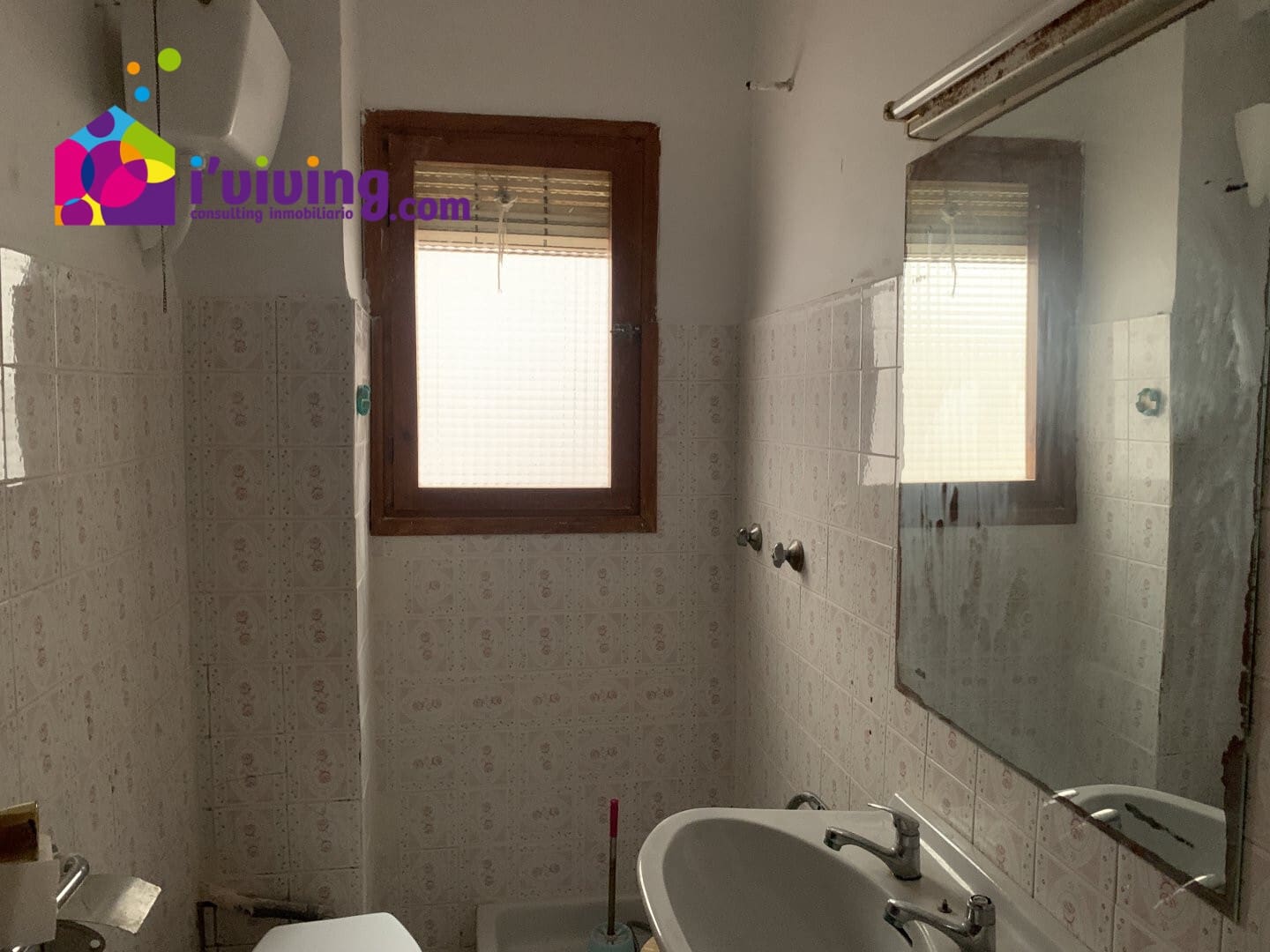 4 bedroom Flat for sale in Albox - € 80,000 (Ref: 7232316)
