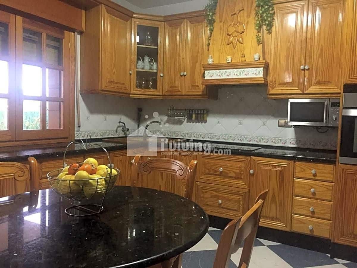 5 soveværelse Villa til salg i Locaiba med garage - € 259.000 (Ref: 7238102)