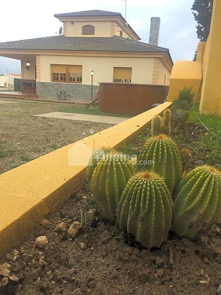 5 soveværelse Villa til salg i Locaiba med garage - € 259.000 (Ref: 7238102)