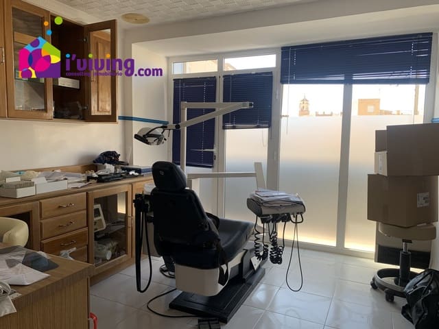 4 slaapkamer Flat te koop in Albox - € 90.000 (Ref: 7847850)