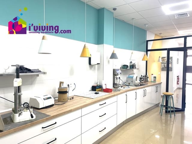 4 soveværelse Erhverv til leje i Albox - € 500 (Ref: 7847856)