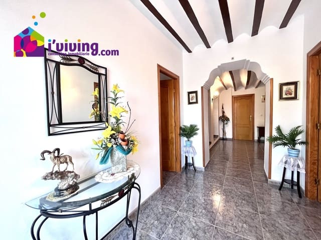 8 soveværelse Finca/Landehus til salg i Albox med garage - € 260.000 (Ref: 7847878)