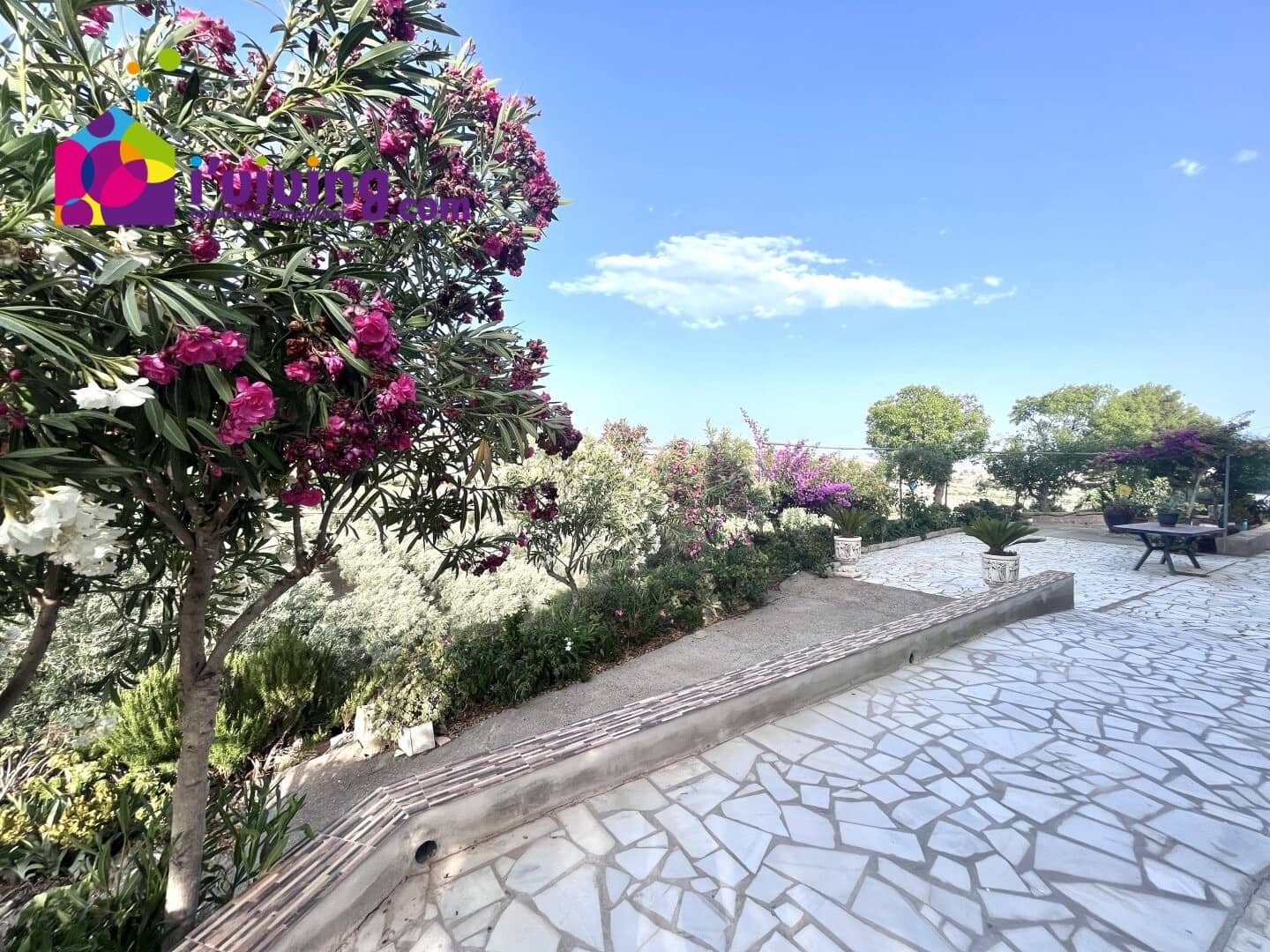 8 soveværelse Finca/Landehus til salg i Albox med garage - € 260.000 (Ref: 7847878)