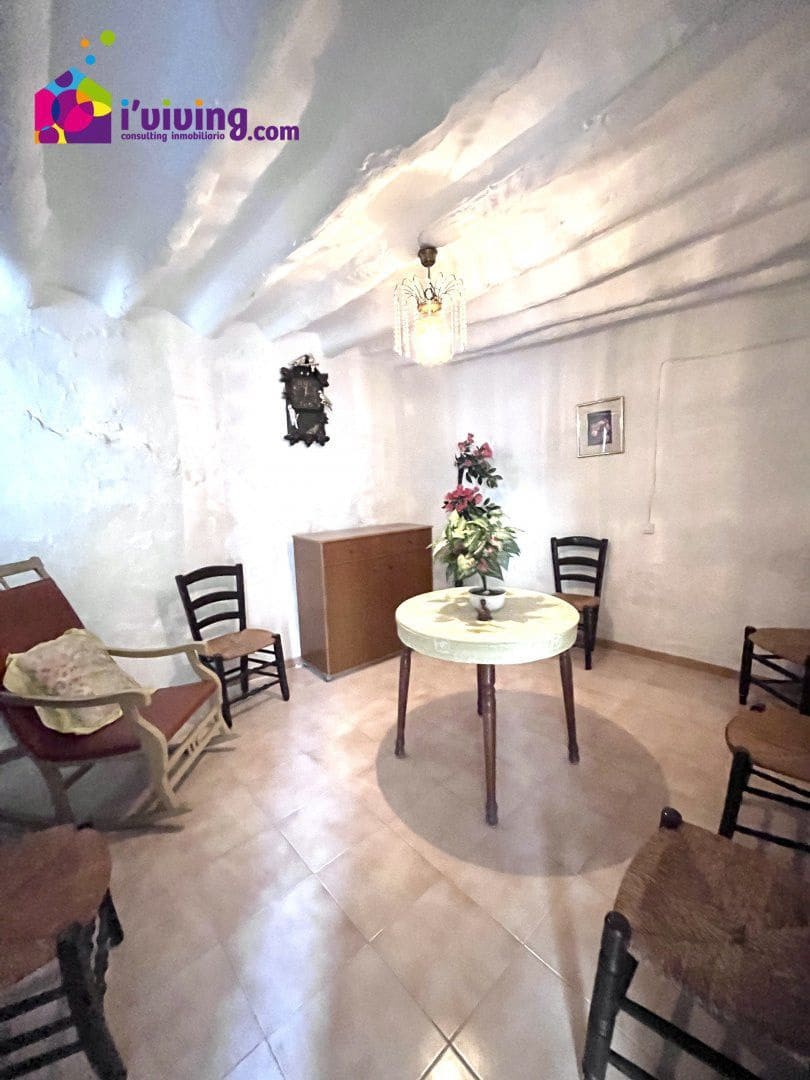 6 bedroom Villa for sale in Somontin - € 32,000 (Ref: 7848024)