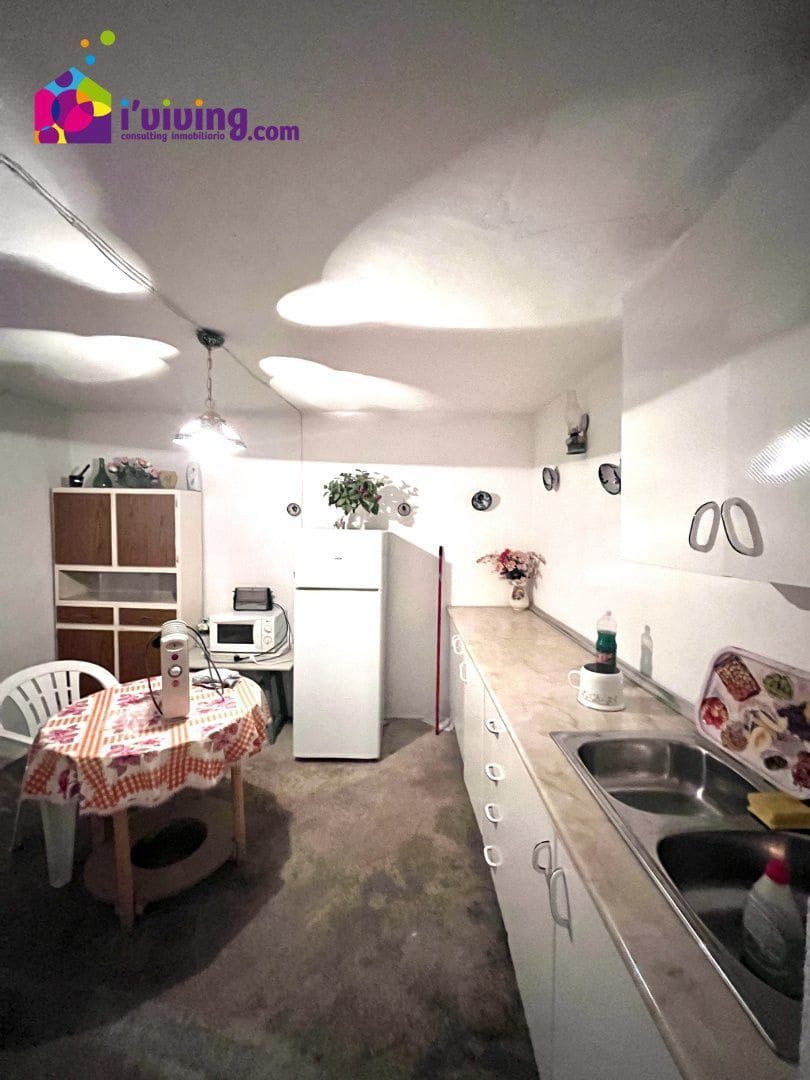 6 bedroom Villa for sale in Somontin - € 32,000 (Ref: 7848024)