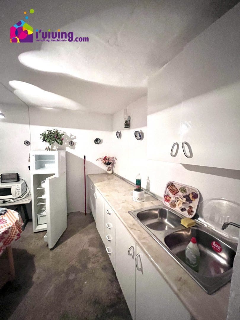 6 bedroom Villa for sale in Somontin - € 32,000 (Ref: 7848024)