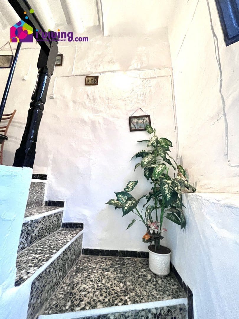 6 bedroom Villa for sale in Somontin - € 32,000 (Ref: 7848024)