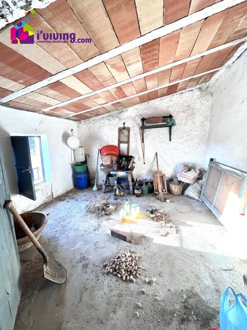 6 bedroom Villa for sale in Somontin - € 32,000 (Ref: 7848024)