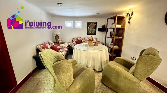 4 bedroom Villa for rent in Cantoria with pool - € 750 (Ref: 8508234)