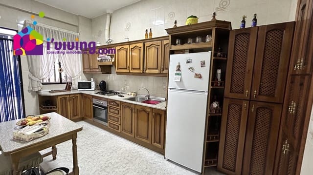 Chalet de 4 habitaciones en Albox en venta - 85.000 € (Ref: 8585780)