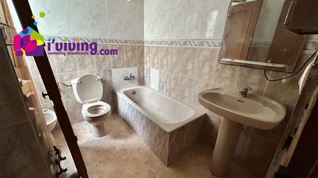 4 slaapkamer Flat te koop in Albox - € 59.500 (Ref: 8757285)