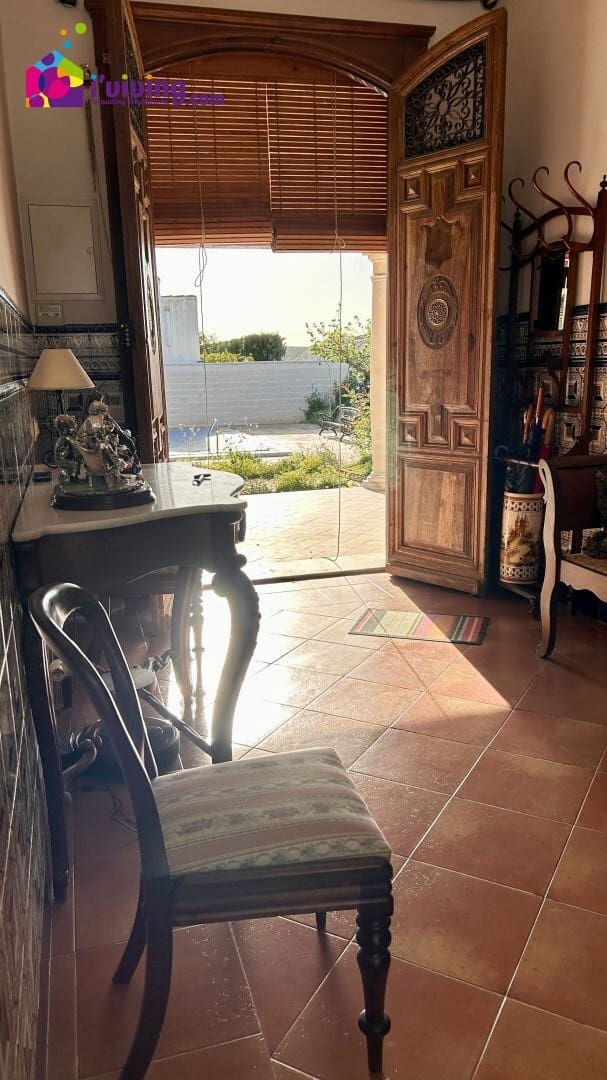 4 soveværelse Villa til salg i Locaiba med swimmingpool garage - € 399.000 (Ref: 8953465)